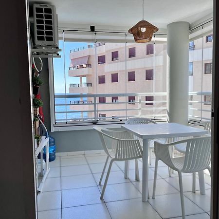 Modern Apartment On The Beach With Pool 卡尔佩 外观 照片